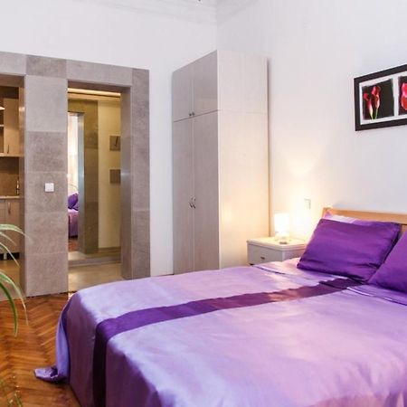 City Center Apartment With Balcony Belgrád Kültér fotó