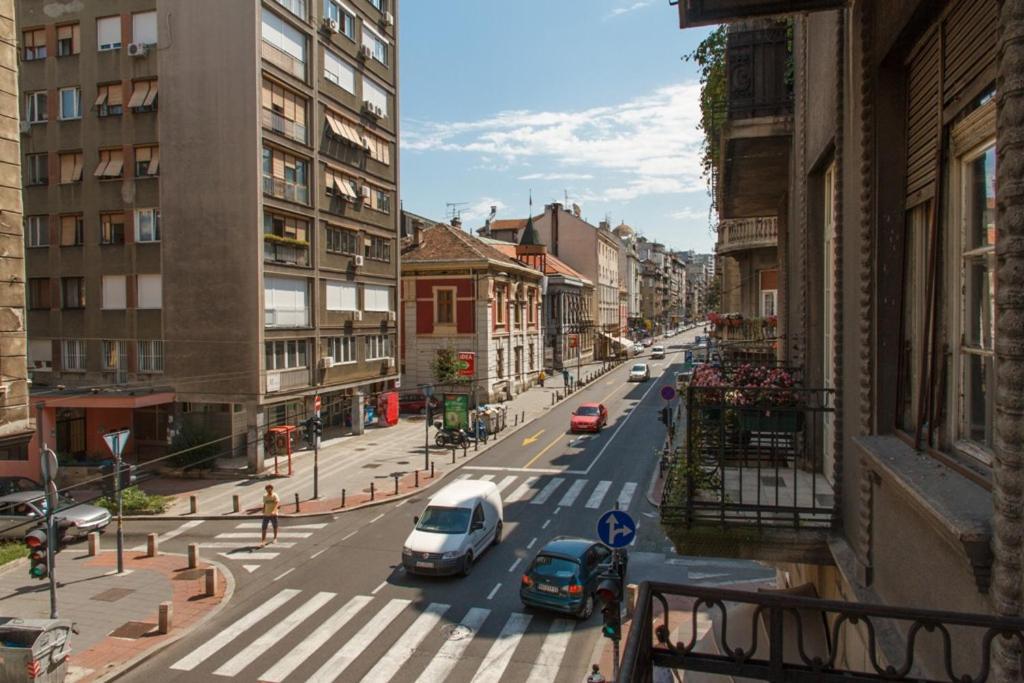 City Center Apartment With Balcony Belgrád Kültér fotó