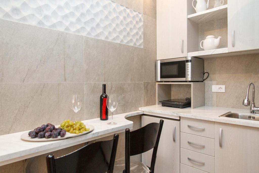 City Center Apartment With Balcony Belgrád Kültér fotó