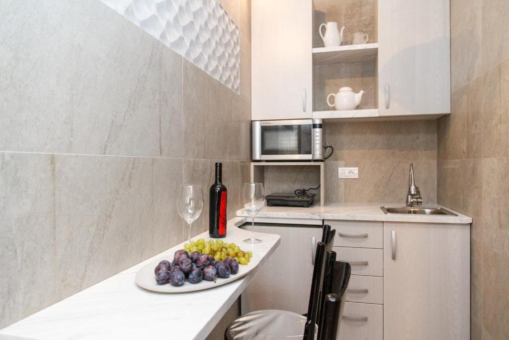 City Center Apartment With Balcony Belgrád Kültér fotó