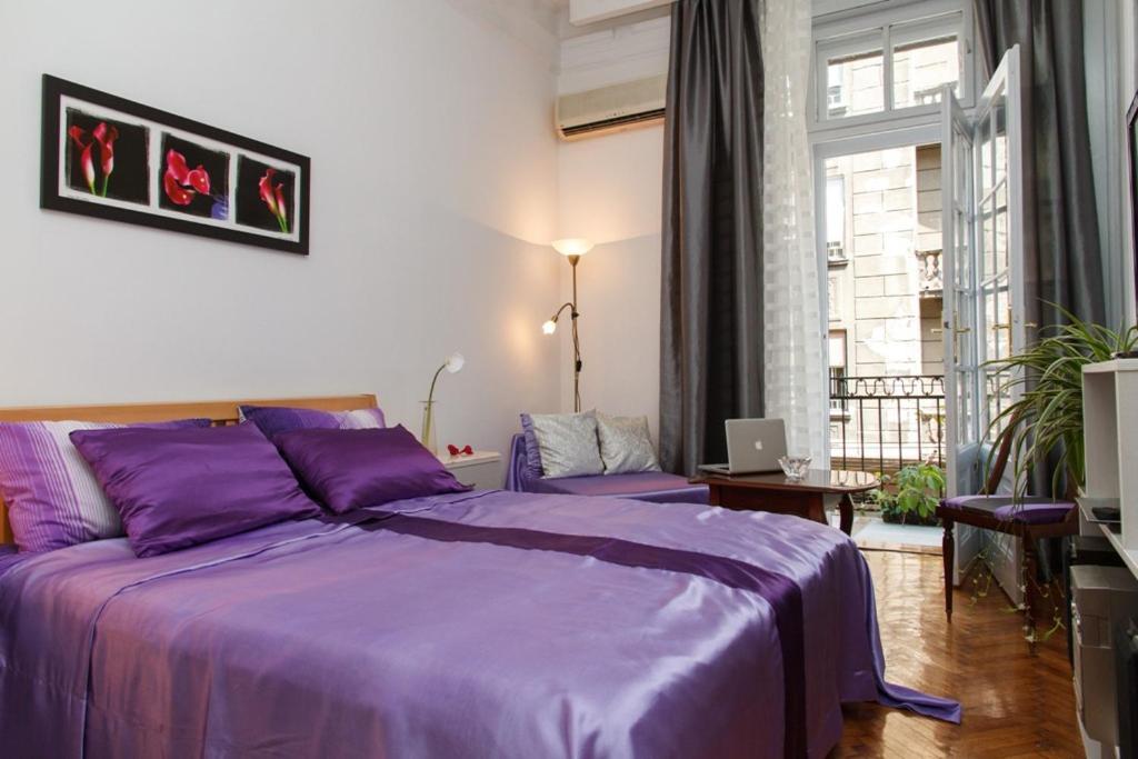 City Center Apartment With Balcony Belgrád Kültér fotó