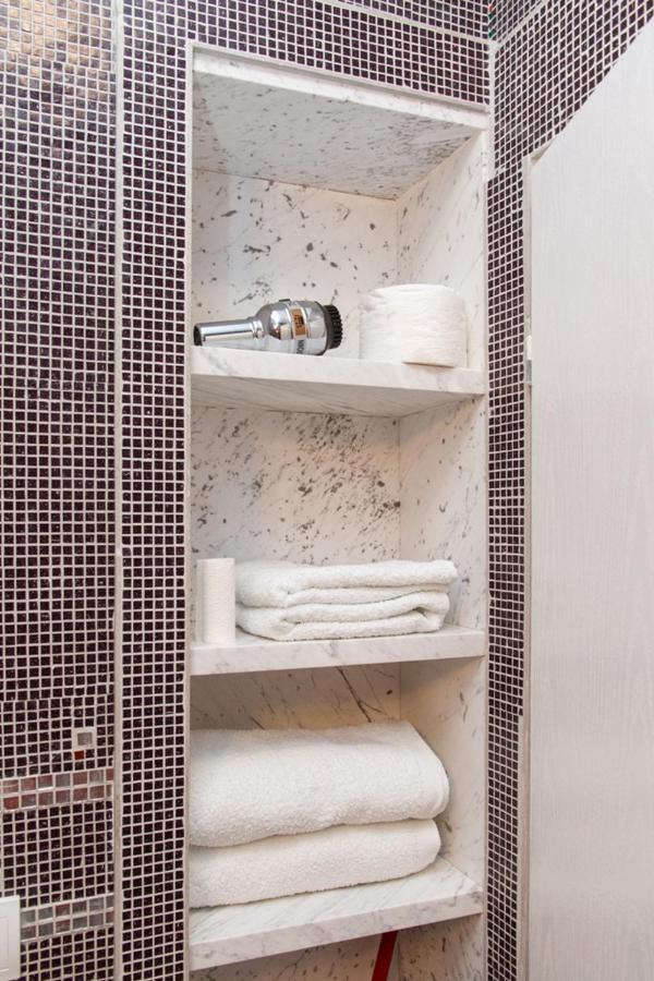 City Center Apartment With Balcony Belgrád Kültér fotó