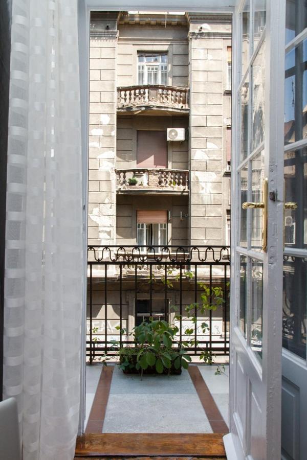 City Center Apartment With Balcony Belgrád Kültér fotó